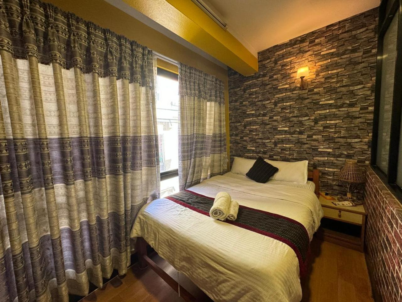 Looniva Guest House Lalitpur الغرفة الصورة