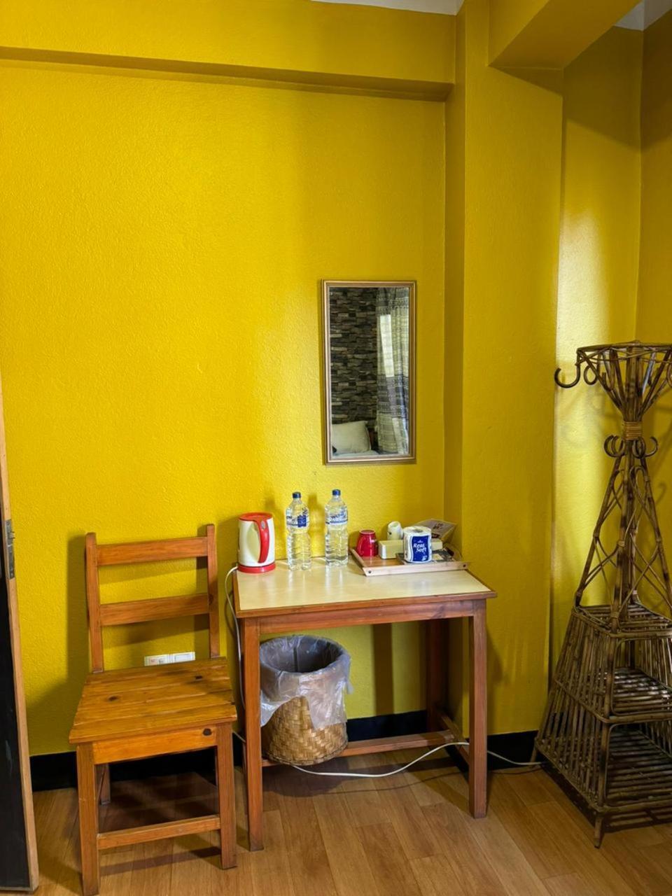 Looniva Guest House Lalitpur الغرفة الصورة