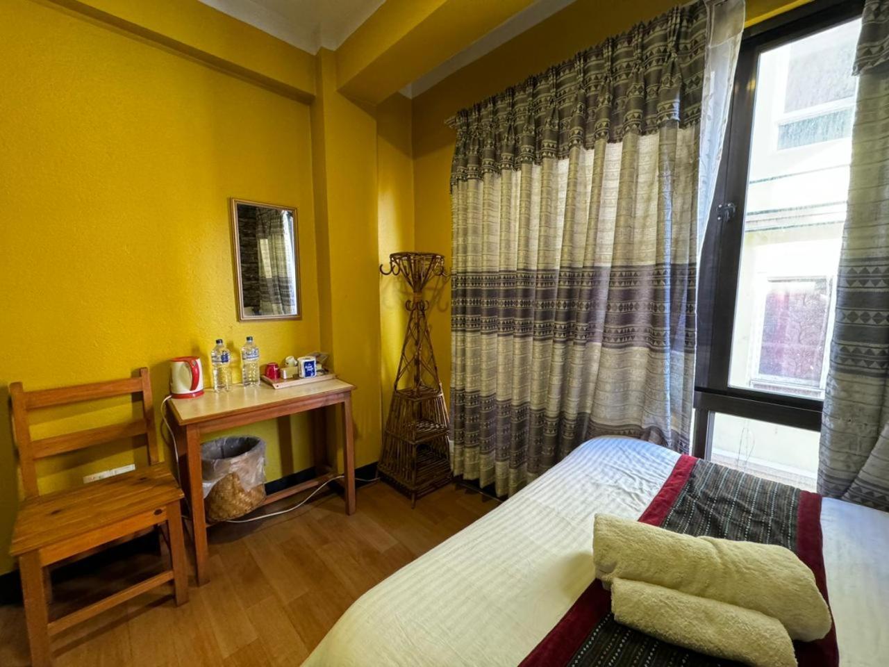 Looniva Guest House Lalitpur الغرفة الصورة
