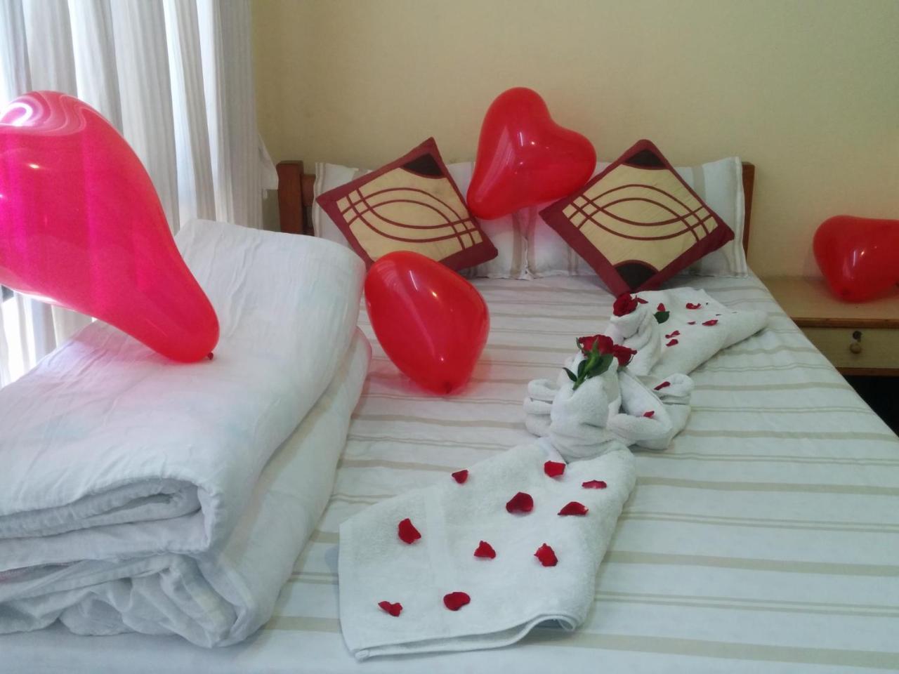 Looniva Guest House Lalitpur المظهر الخارجي الصورة